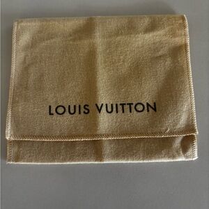 Small wallet size Louis Vuitton dust bag